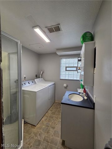 8137 State Road, North Royalton, OH 44133