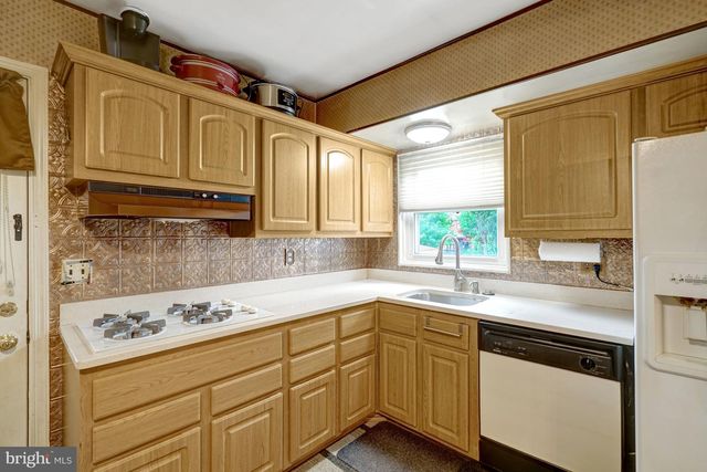 6014 HIBBLING AVE, Springfield, VA 22150