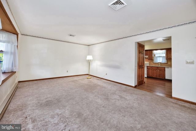 10 FULTON AVE, Telford, PA 18969