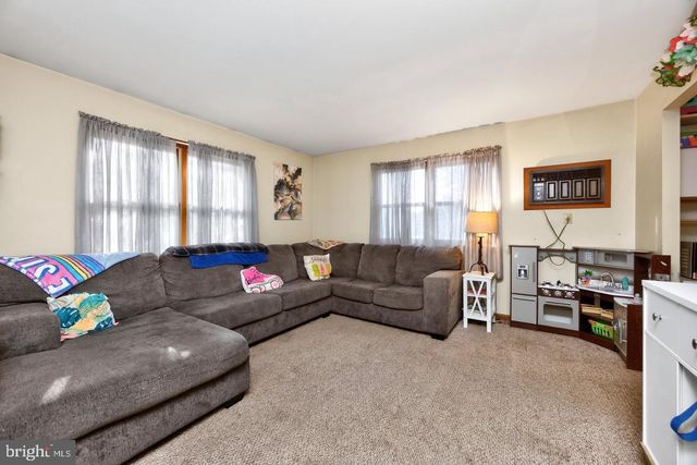 10 FULTON AVE, Telford, PA 18969