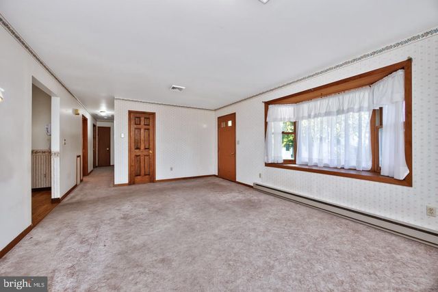 10 FULTON AVE, Telford, PA 18969