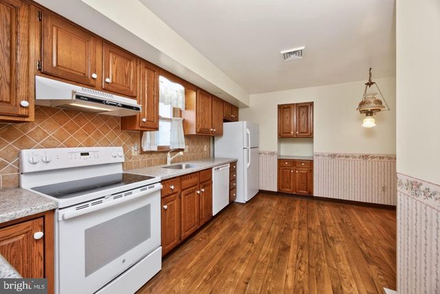 10 FULTON AVE, Telford, PA 18969