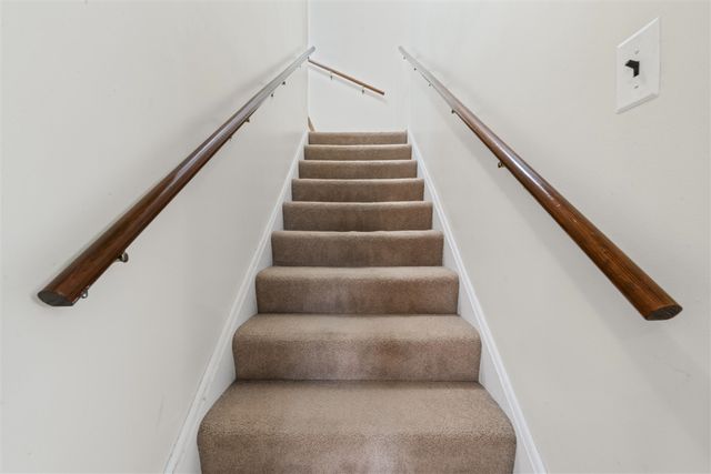 1158 Hawthorne Road, Grosse Pointe Woods, MI 48236