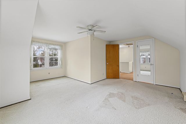 1158 Hawthorne Road, Grosse Pointe Woods, MI 48236