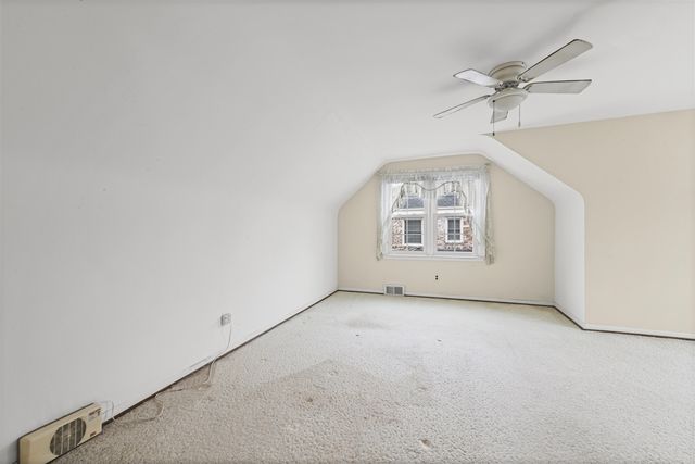 1158 Hawthorne Road, Grosse Pointe Woods, MI 48236