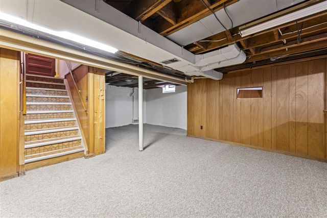 1158 Hawthorne Road, Grosse Pointe Woods, MI 48236