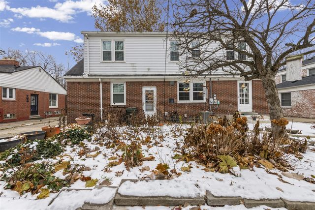 1158 Hawthorne Road, Grosse Pointe Woods, MI 48236