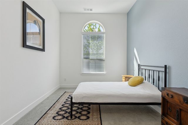 808 Bluestem Drive, Aubrey, TX 76227