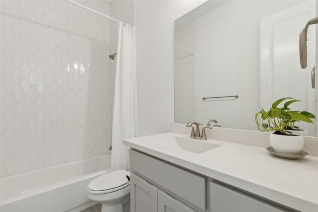 808 Bluestem Drive, Aubrey, TX 76227