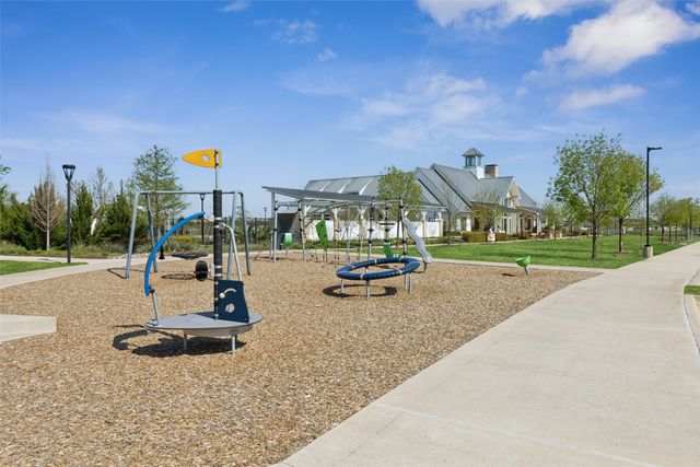 808 Bluestem Drive, Aubrey, TX 76227