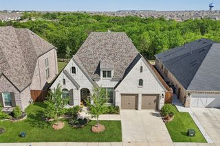 808 Bluestem Drive, Aubrey, TX 76227