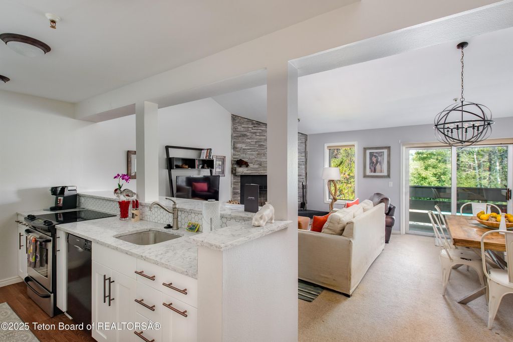 3946 S LAKE CREEK Drive A6, Wilson, WY 83014