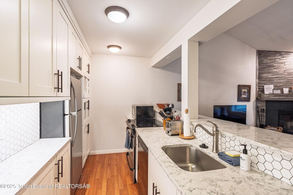 3946 S LAKE CREEK Drive A6, Wilson, WY 83014 photo 10