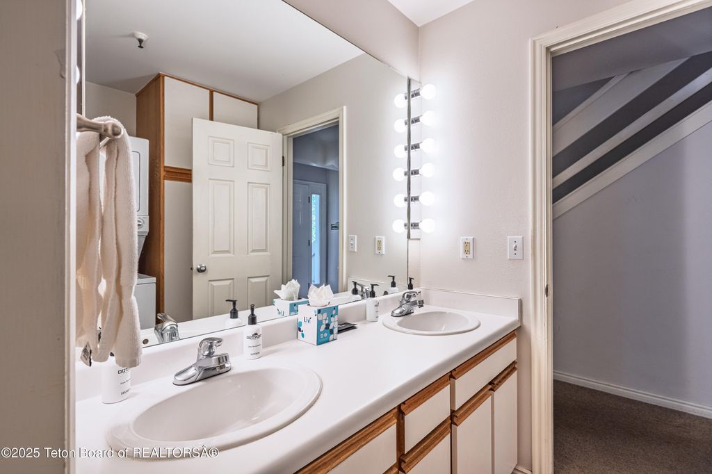 3946 S LAKE CREEK Drive A6, Wilson, WY 83014 photo 13