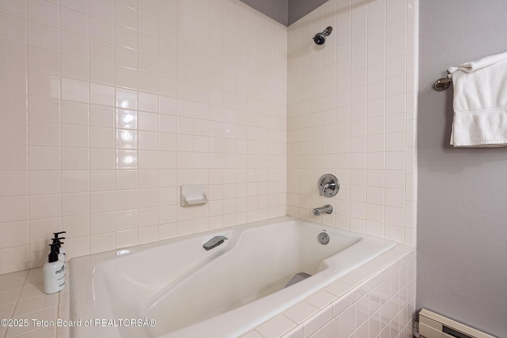 3946 S LAKE CREEK Drive A6, Wilson, WY 83014 photo 21