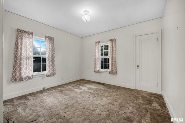 706 N ASHLAND Avenue, West Peoria, IL 61604