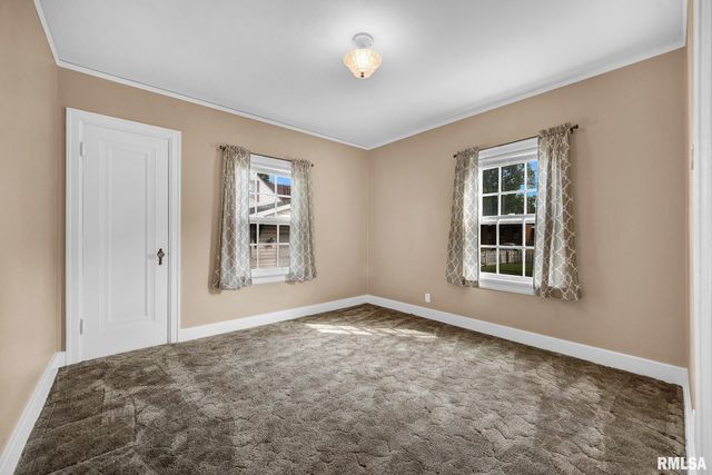 706 N ASHLAND Avenue, West Peoria, IL 61604