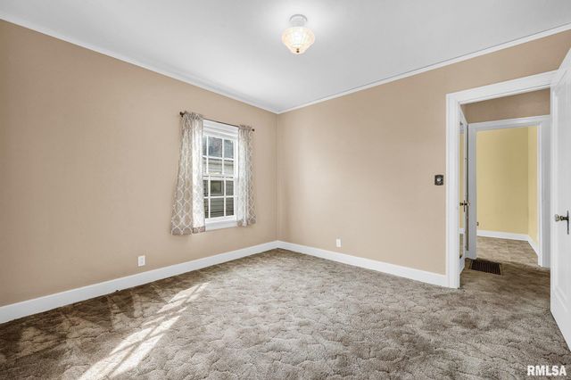 706 N ASHLAND Avenue, West Peoria, IL 61604