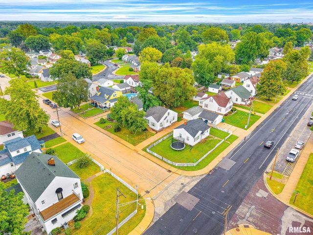 706 N ASHLAND Avenue, West Peoria, IL 61604