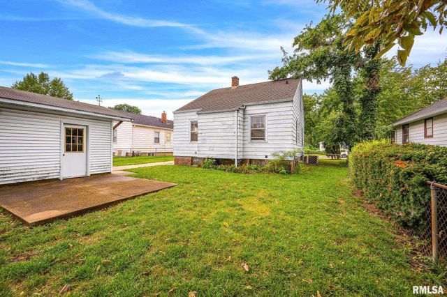 706 N ASHLAND Avenue, West Peoria, IL 61604