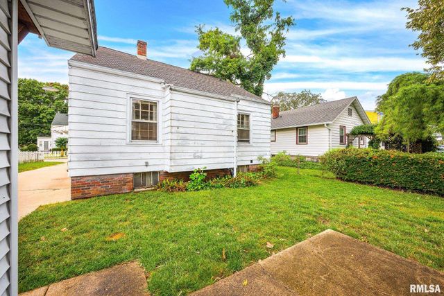 706 N ASHLAND Avenue, West Peoria, IL 61604