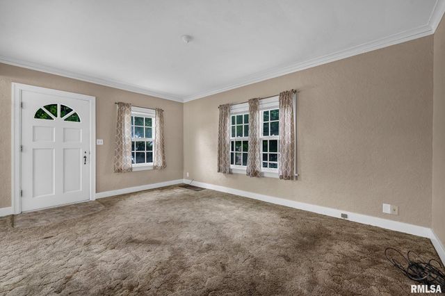 706 N ASHLAND Avenue, West Peoria, IL 61604