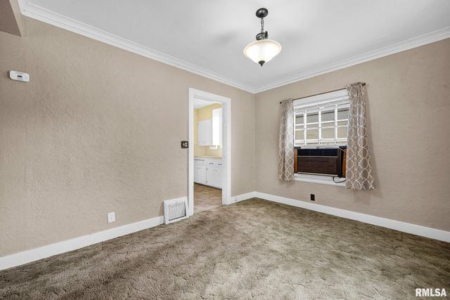 706 N ASHLAND Avenue, West Peoria, IL 61604