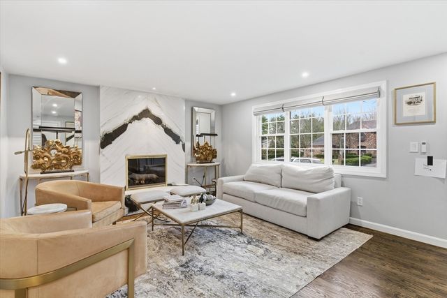 39 Peartree Dr, Westwood, MA 02090