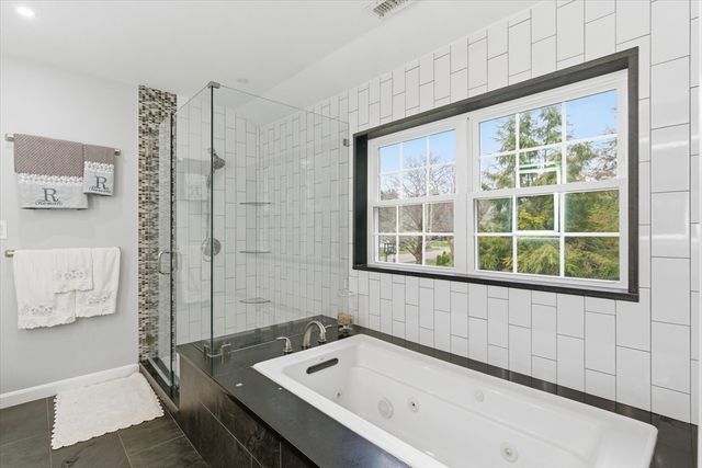 39 Peartree Dr, Westwood, MA 02090