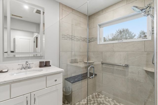 39 Peartree Dr, Westwood, MA 02090