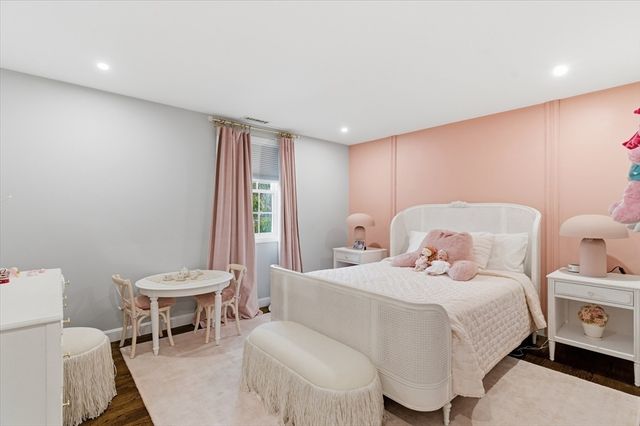 39 Peartree Dr, Westwood, MA 02090