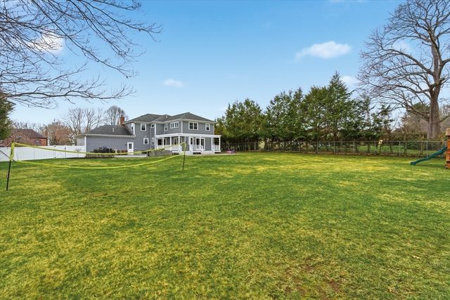 39 Peartree Dr, Westwood, MA 02090