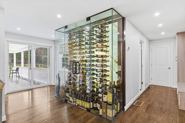 39 Peartree Dr, Westwood, MA 02090