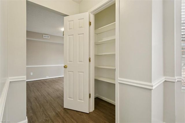 259 Summerlake LN, Newport News, VA 23602