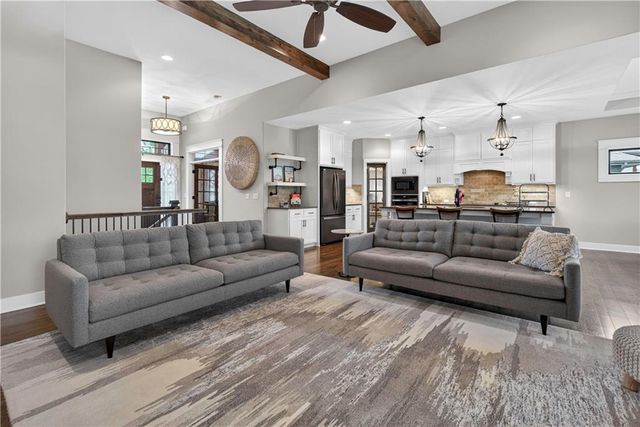 1309 NE Brandywine Drive, Lee's Summit, MO 64064