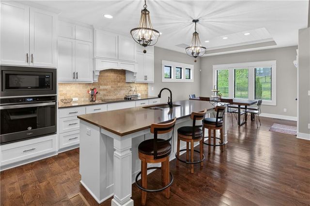 1309 NE Brandywine Drive, Lee's Summit, MO 64064