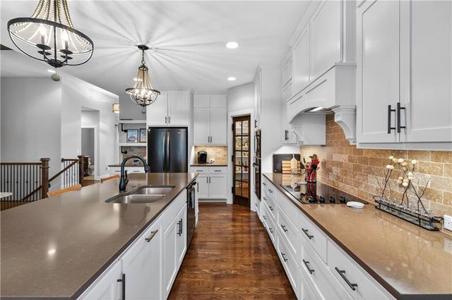 1309 NE Brandywine Drive, Lee's Summit, MO 64064