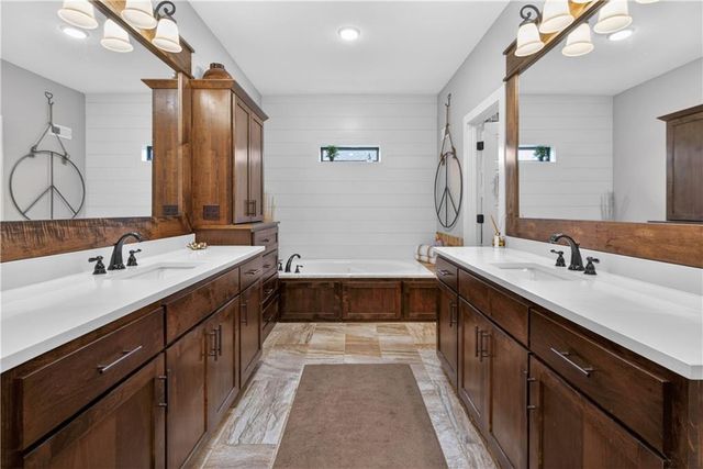1309 NE Brandywine Drive, Lee's Summit, MO 64064