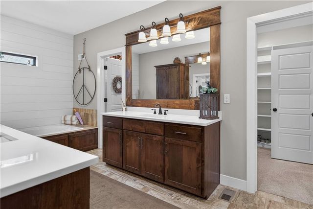 1309 NE Brandywine Drive, Lee's Summit, MO 64064