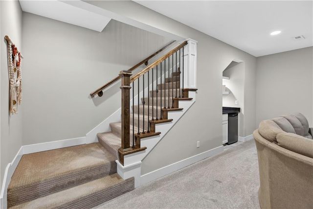 1309 NE Brandywine Drive, Lee's Summit, MO 64064