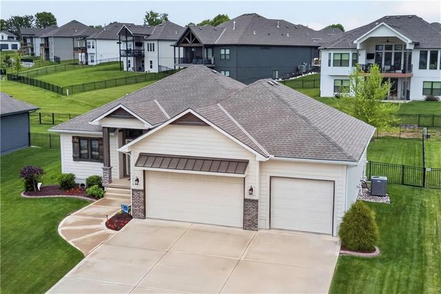 1309 NE Brandywine Drive, Lee's Summit, MO 64064