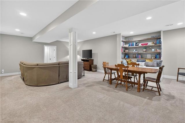 1309 NE Brandywine Drive, Lee's Summit, MO 64064