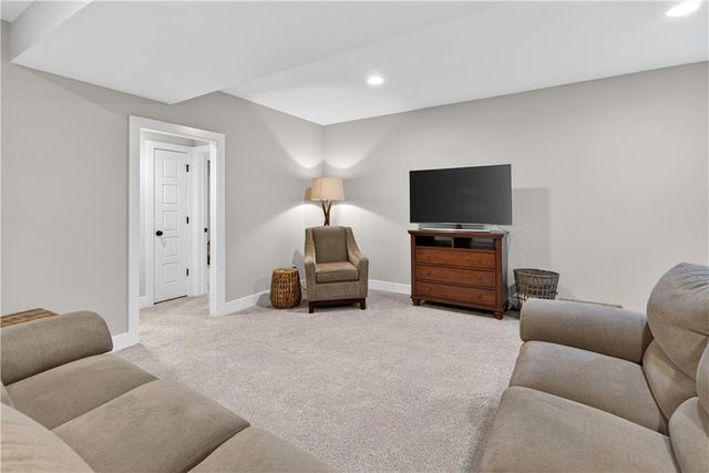1309 NE Brandywine Drive, Lee's Summit, MO 64064