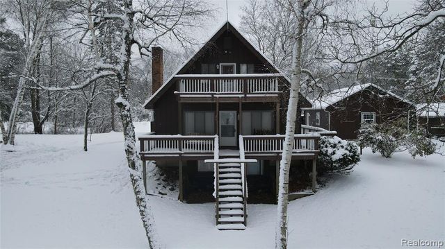 9707 North Lake Rd Road, Otter Lake, MI 48464