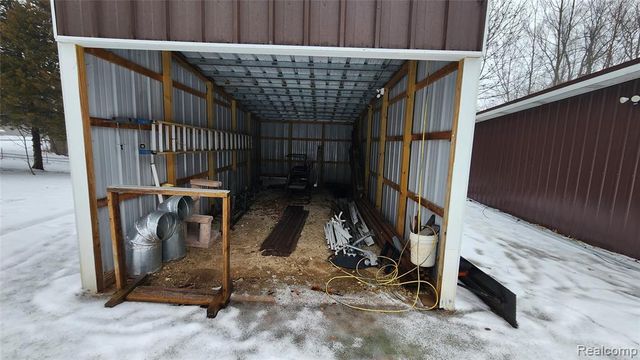 9707 North Lake Rd Road, Otter Lake, MI 48464