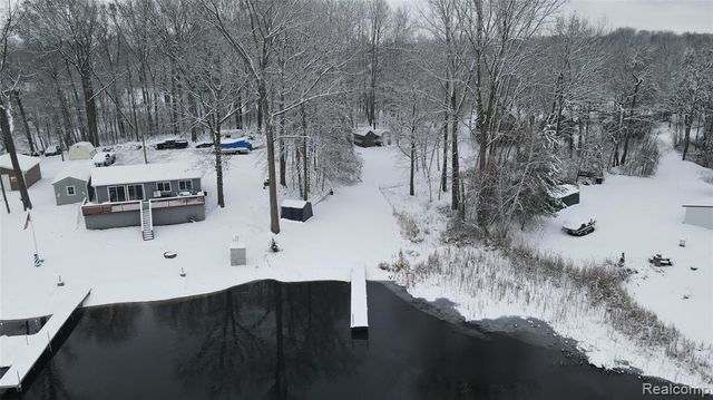 9707 North Lake Rd Road, Otter Lake, MI 48464