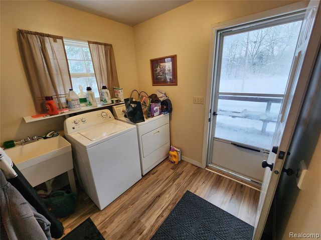 9707 North Lake Rd Road, Otter Lake, MI 48464