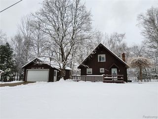 9707 North Lake Rd Road, Otter Lake, MI 48464