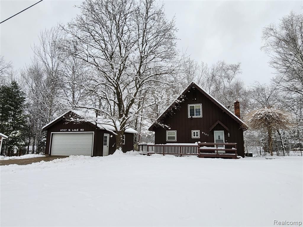 9707 North Lake Rd Road, Otter Lake, MI 48464