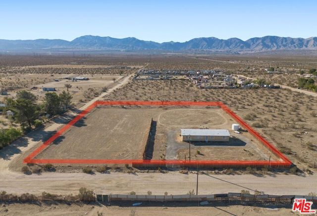 16670 E Avenue T4, Llano, CA 93544